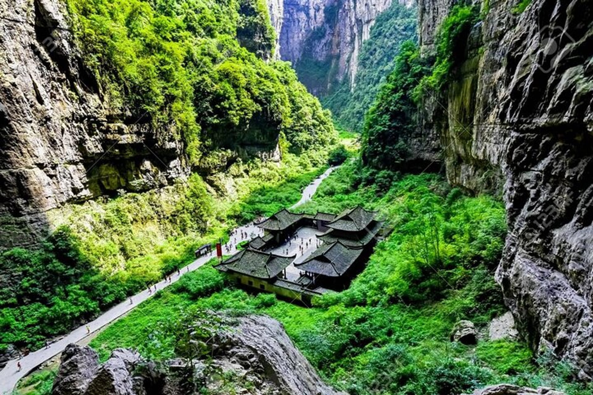 Thiên Sinh Tam Kiều