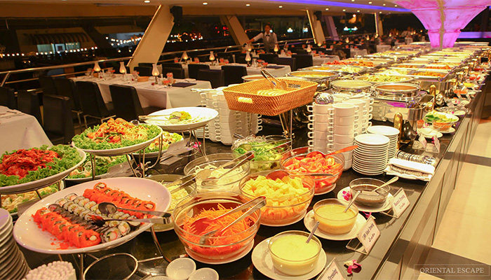 Buffet trên du thuyền