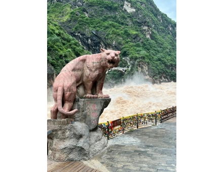 CÔN MINH - ĐẠI LÝ - LỆ GIANG - SHANGRILA - NÚI TUYẾT NGỌC LONG 6N6D